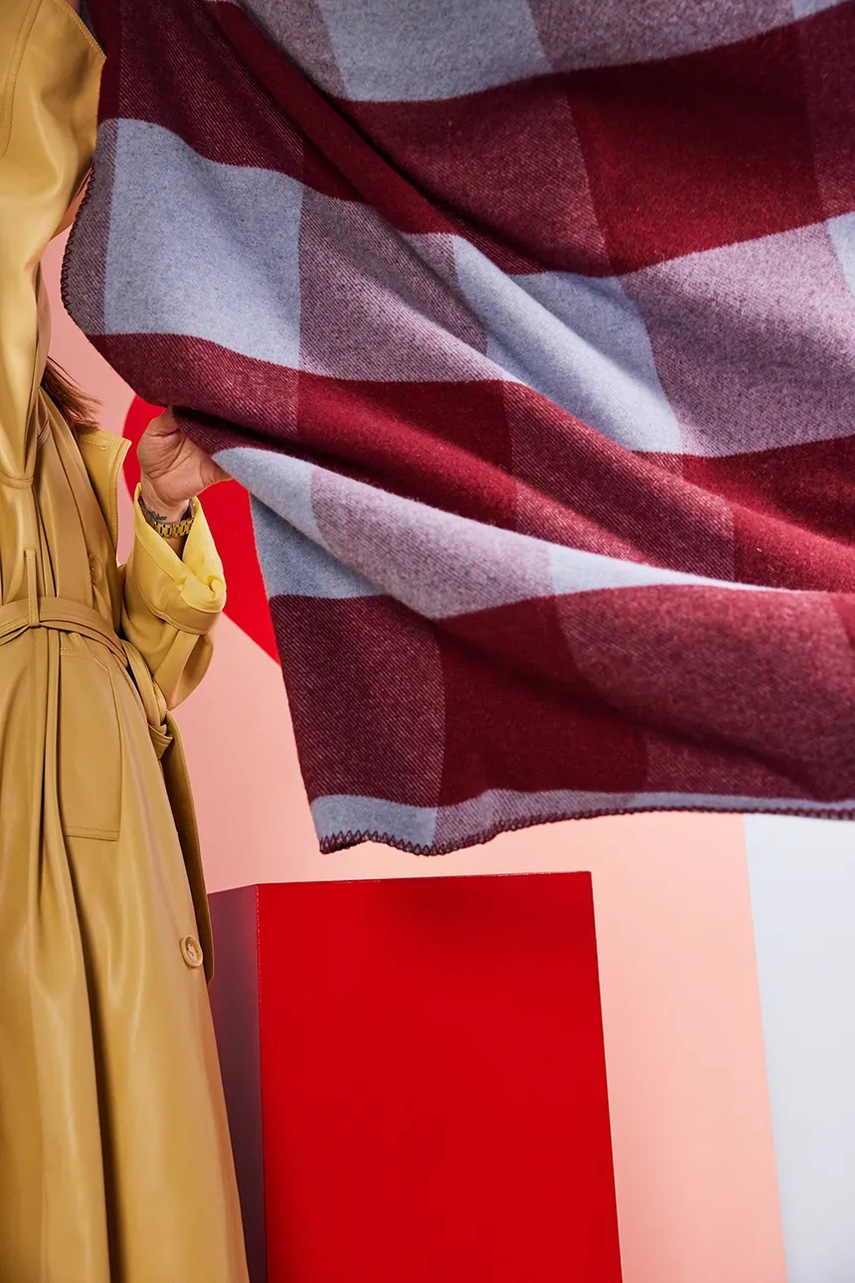 Μάλλινο κάλυμμα Byon Embrace χρώμα: πολύχρωμο φωτογραφία