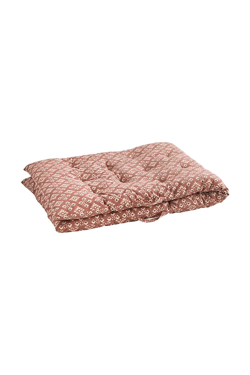 Madam Stoltz saltea culoarea portocaliu