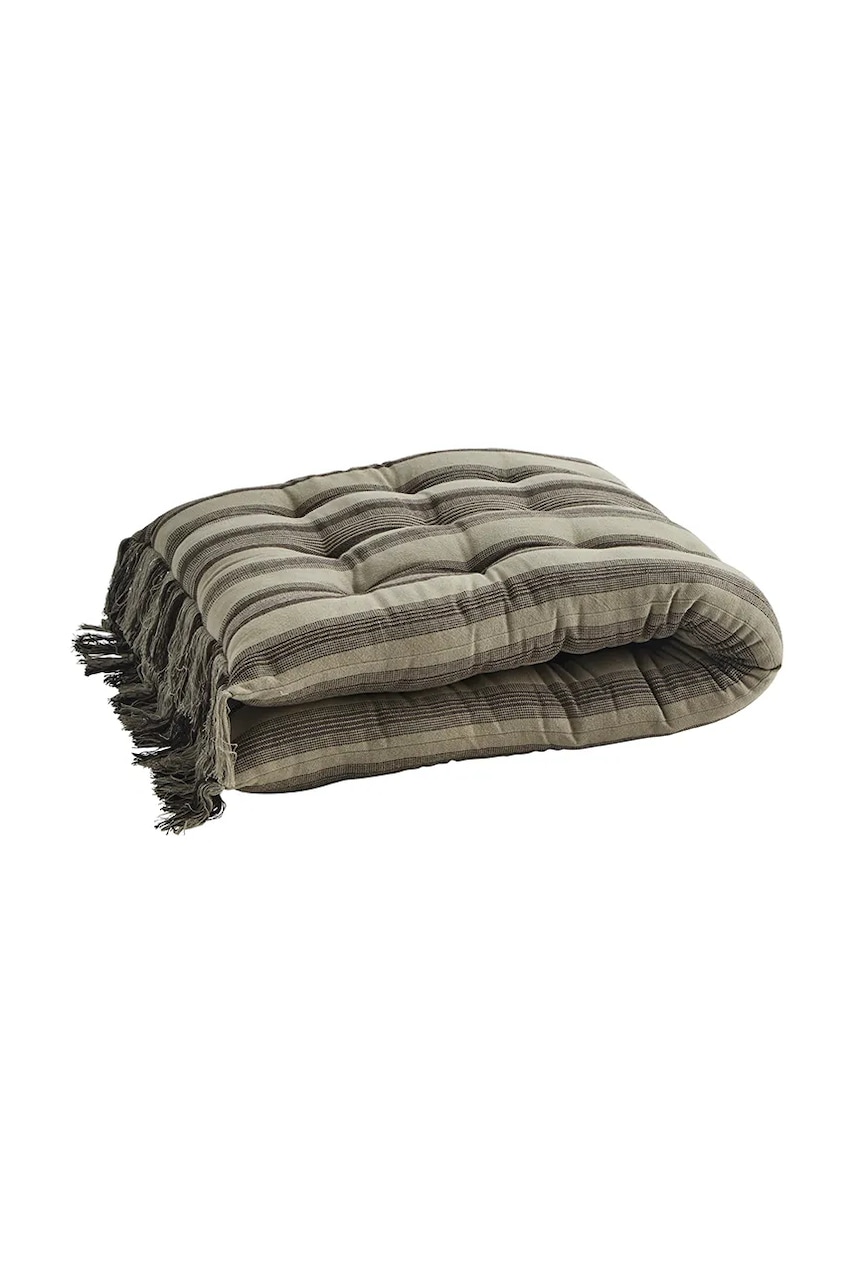 Madam Stoltz saltea culoarea verde