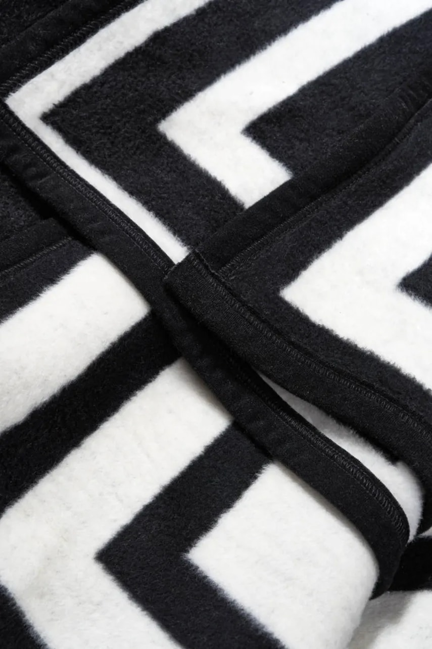 Deka s bavlnou La Mania Bauhaus No.3 150 x 200 cm