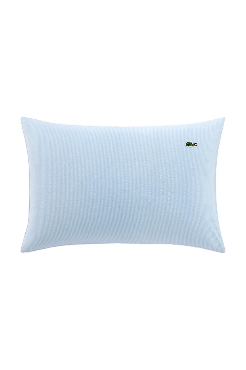 Levně Bavlněný povlak na polštář Lacoste LTAMIS Sky 50 x 75 cm modrá barva