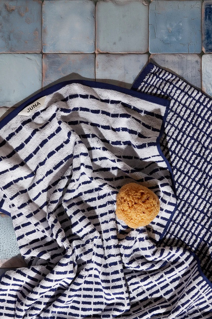 Πετσέτα Juna 70 x 140 cm χρώμα: μπλε φωτογραφία