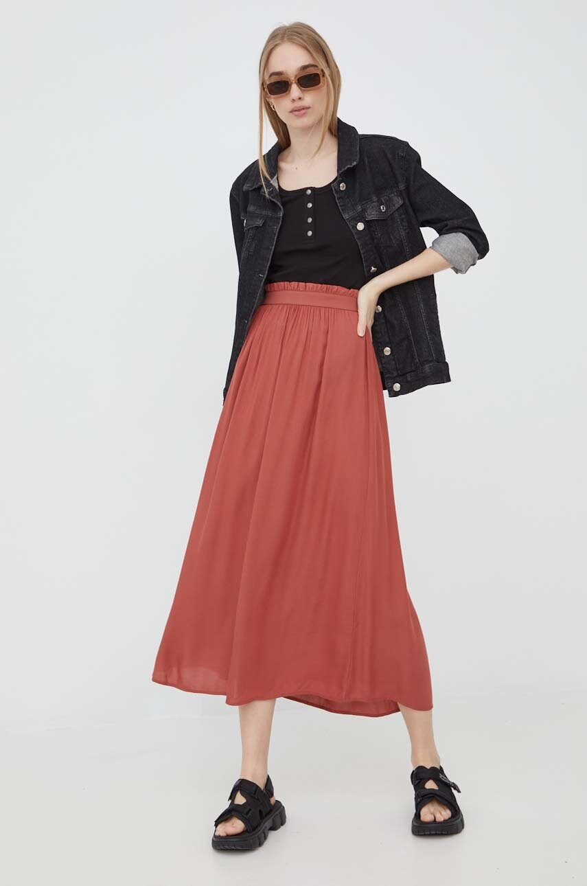 

Пола Vero Moda в бордо дълъг модел разкроен модел