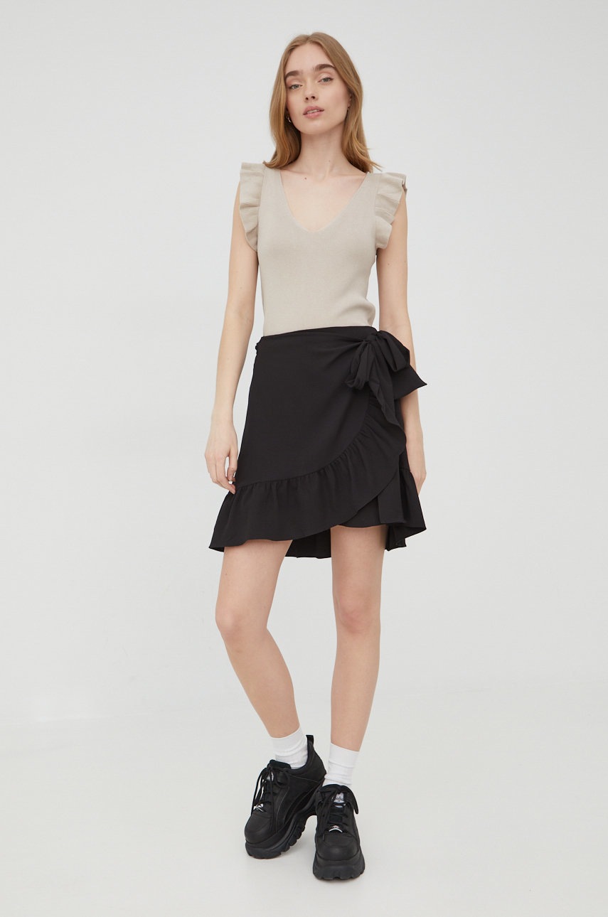 

Юбка Vero Moda цвет чёрный mini расклешённая