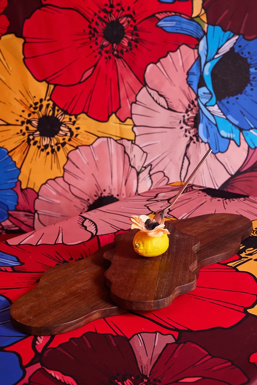 Διακοσμητικός δίσκος Byon Flowy L χρώμα: καφέ φωτογραφία