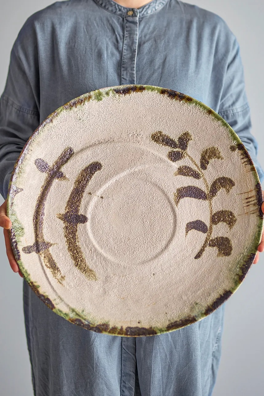 Διακοσμητικό πιάτο Bloomingville Hadyn 44 x 6 cm χρώμα: άσπρο φωτογραφία