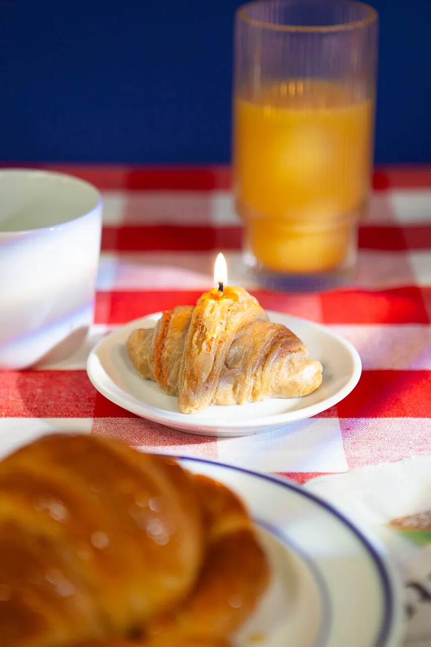 DOIY dekor gyertya Good Morning, Croissant narancssárga termék 2. képe