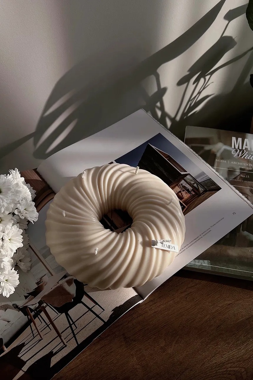 Διακοσμητικό κερί Temida Circle 1160 g χρώμα: μπεζ φωτογραφία