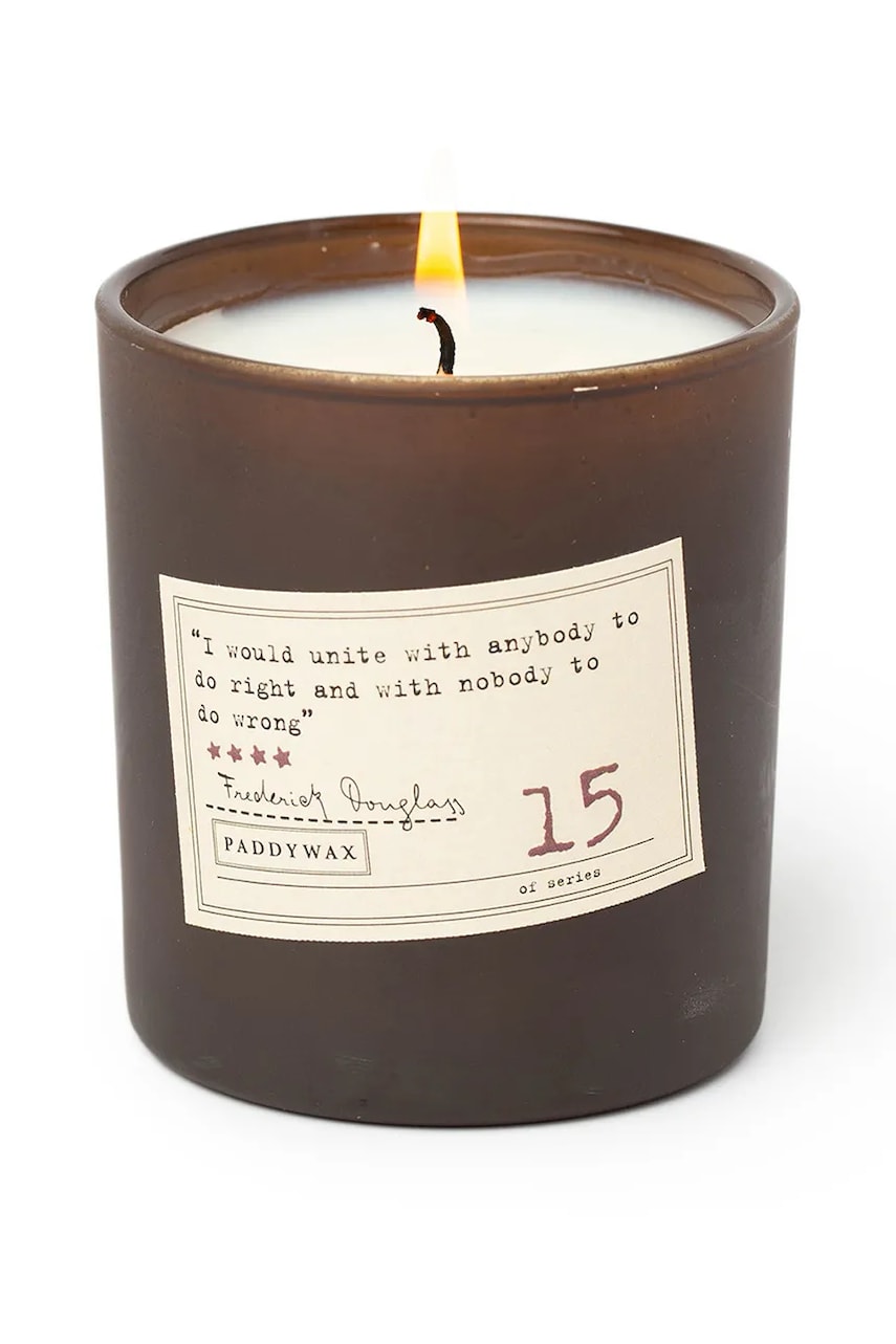 Paddywax lumanare parfumata de soia Frederick Douglass 180 g culoarea maro