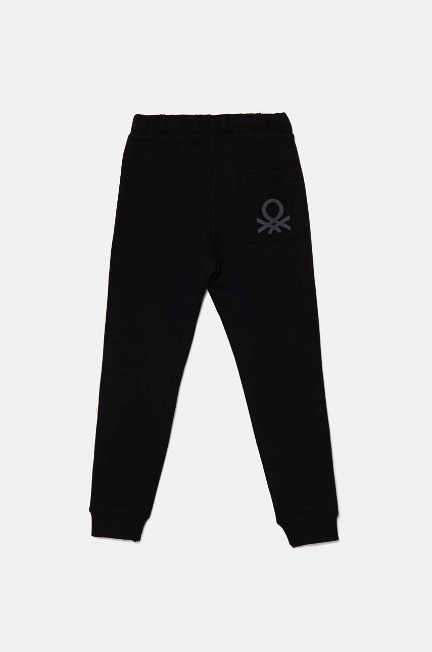 Детские хлопковые брюки United Colors of Benetton цвет чёрный однотонные 3J68CF058
