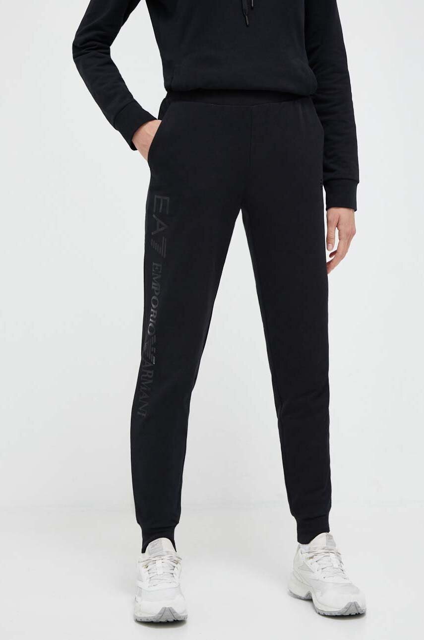 

Спортен панталон EA7 Emporio Armani в черно с изчистен дизайн, Черен