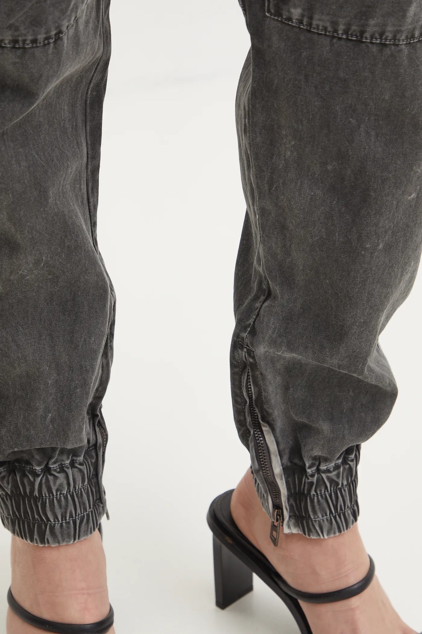 Βαμβακερό παντελόνι Diesel P-RIDE-Q3 TROUSERS φωτογραφία