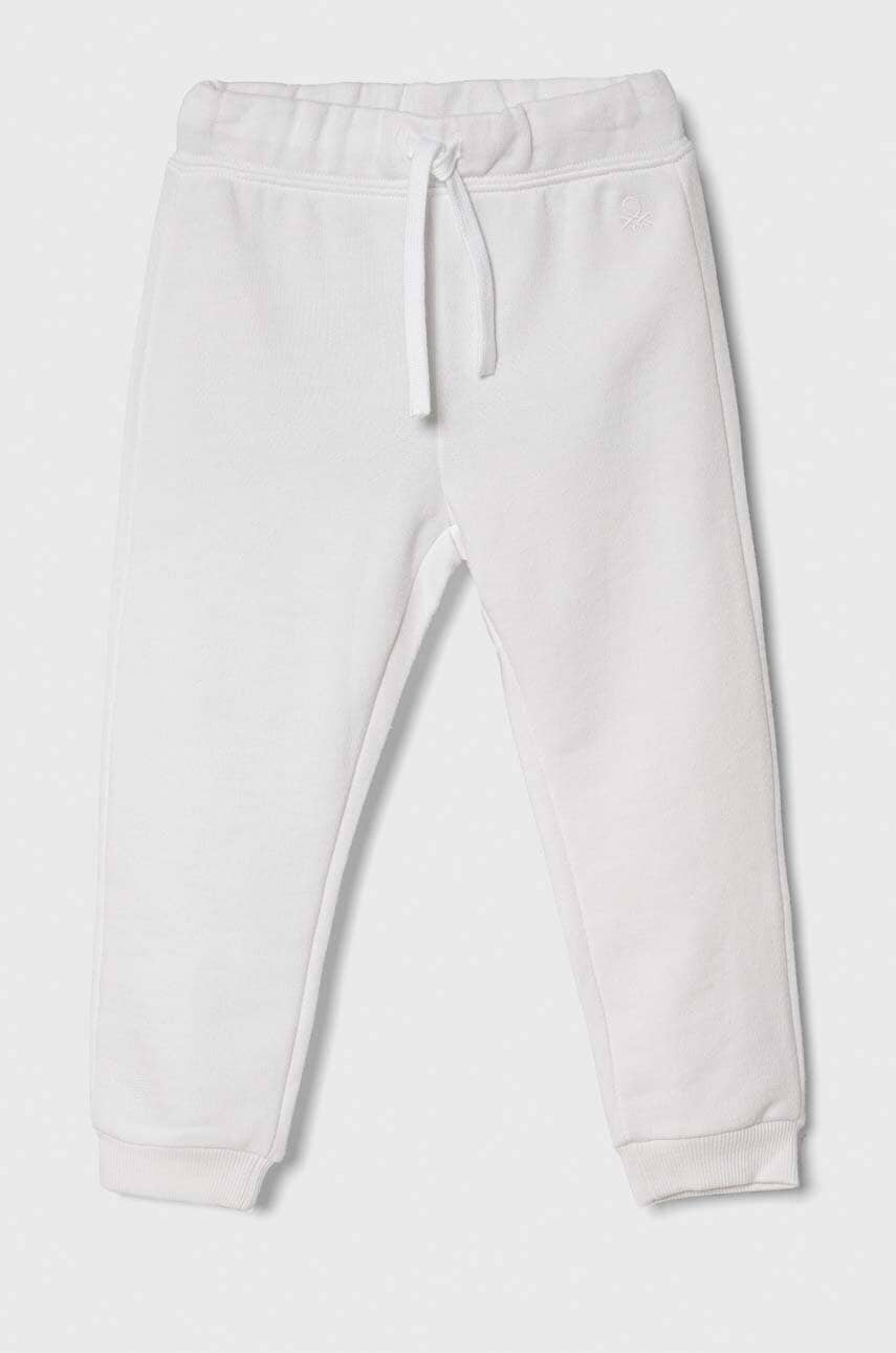 United Colors of Benetton pantaloni de trening din bumbac pentru copii culoarea alb, neted