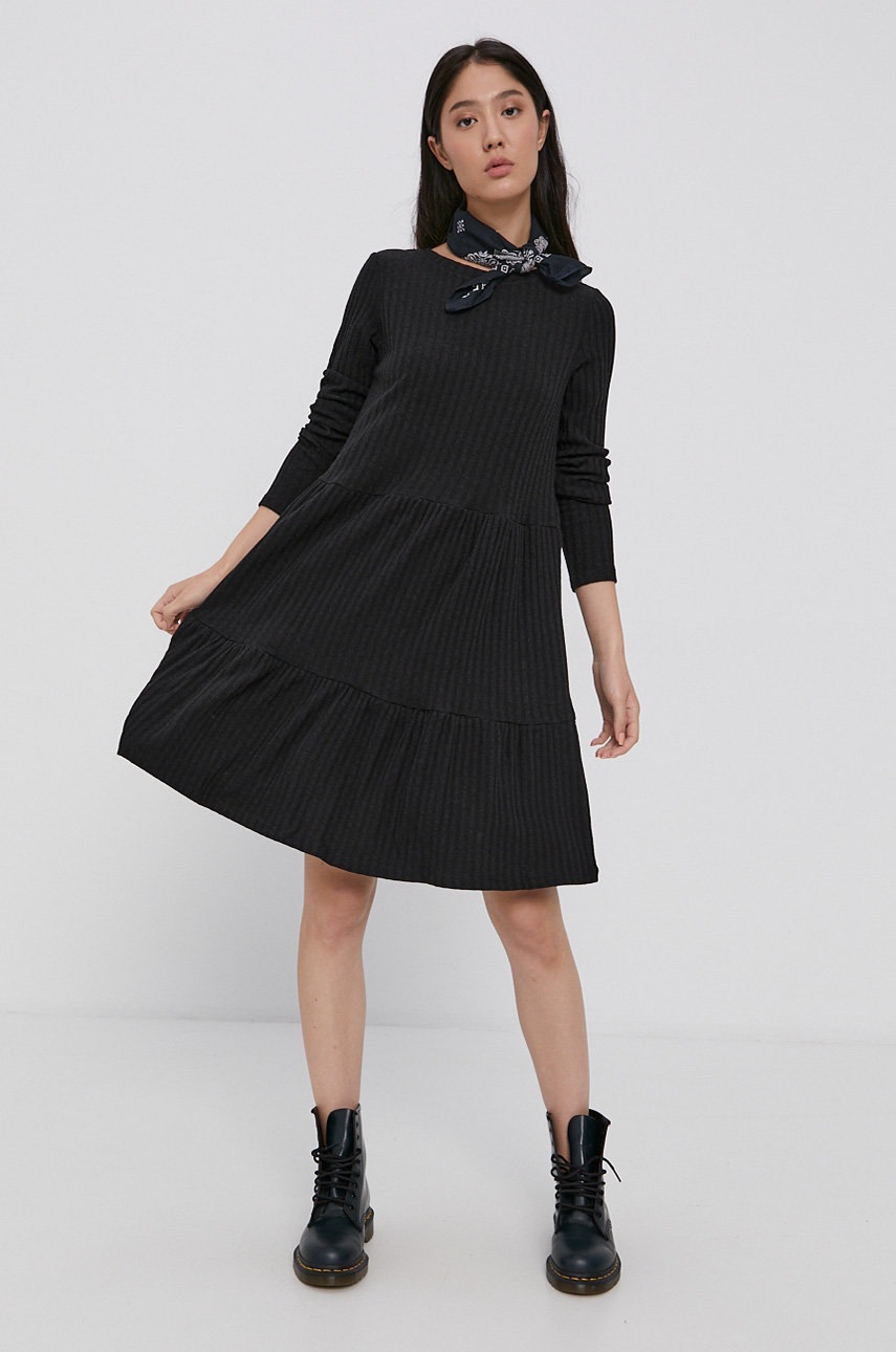 

Платье Vila цвет чёрный mini oversize