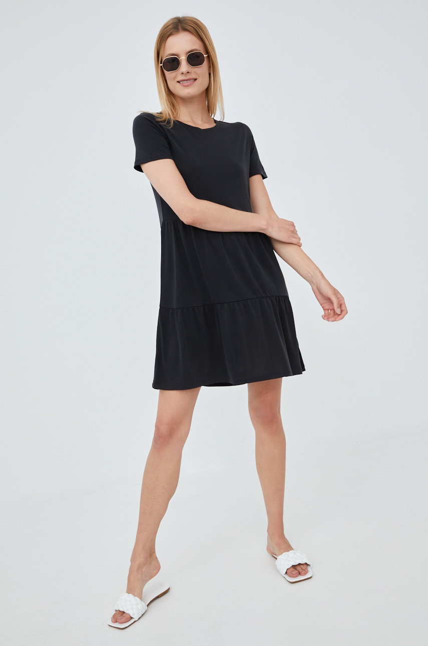

Платье Vero Moda цвет чёрный mini расклешённая
