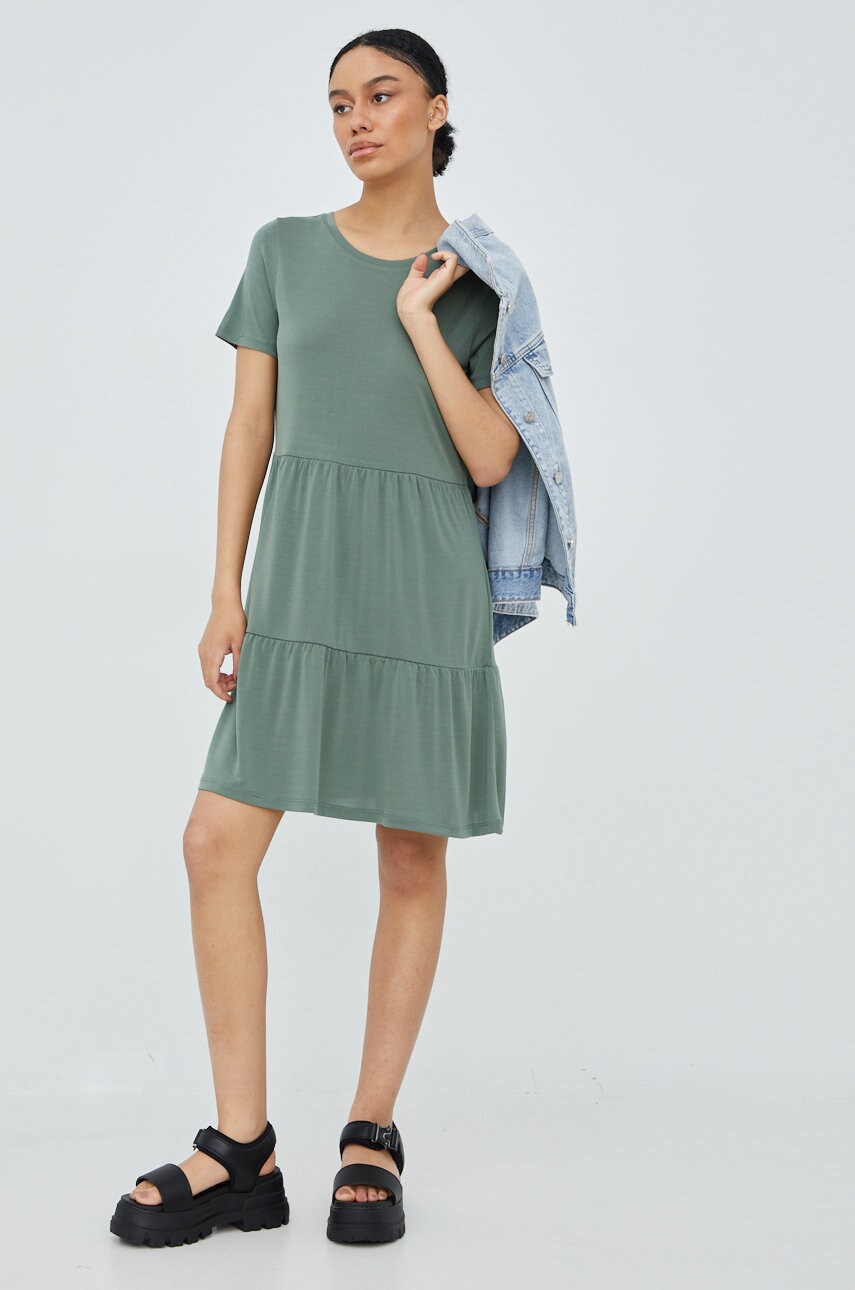

Платье Vero Moda цвет зелёный mini расклешённая
