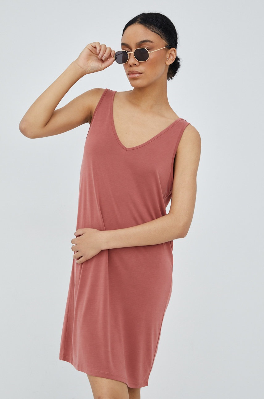 

Платье Vero Moda цвет бордовый mini прямая