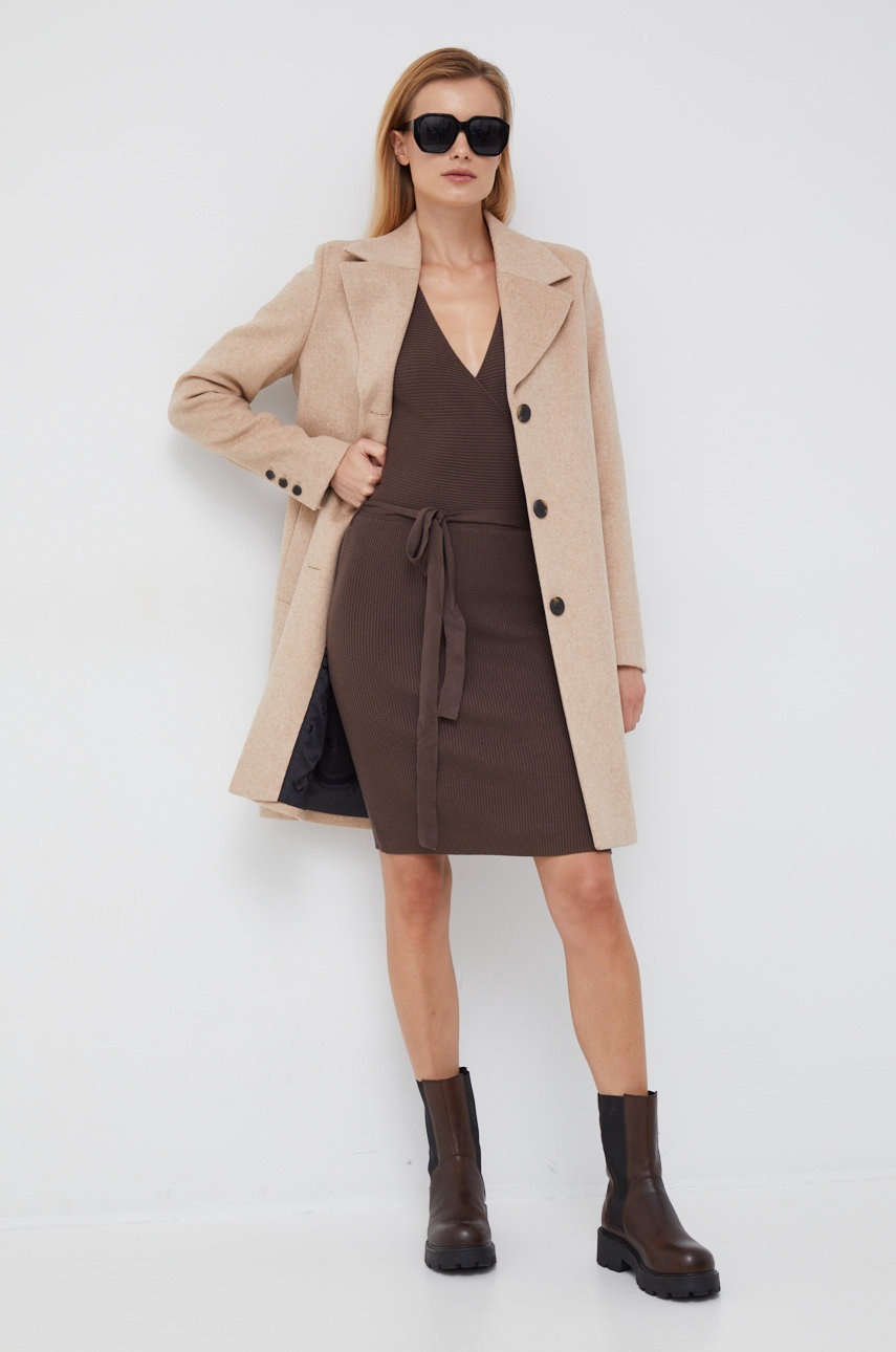 

Платье Vero Moda цвет коричневый mini облегающая
