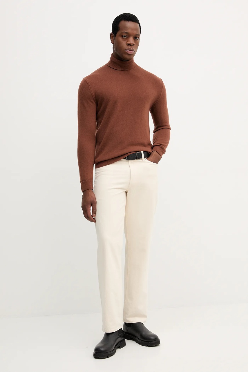 Шерстяной свитер United Colors of Benetton цвет коричневый лёгкий с гольфом 1002U2180