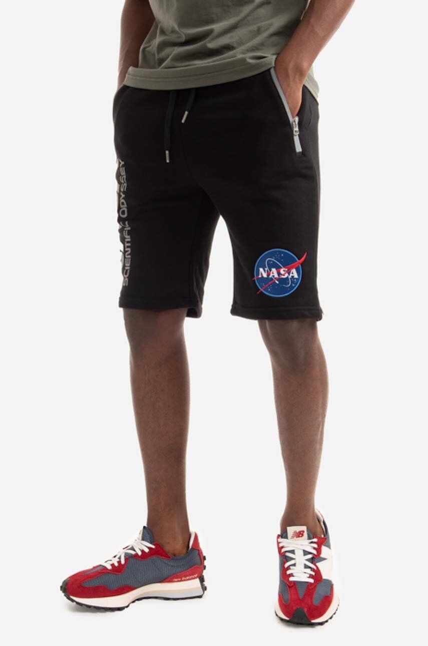 Alpha Industries pantaloni scurți Oddysey barbati, culoarea negru 126336.03-black