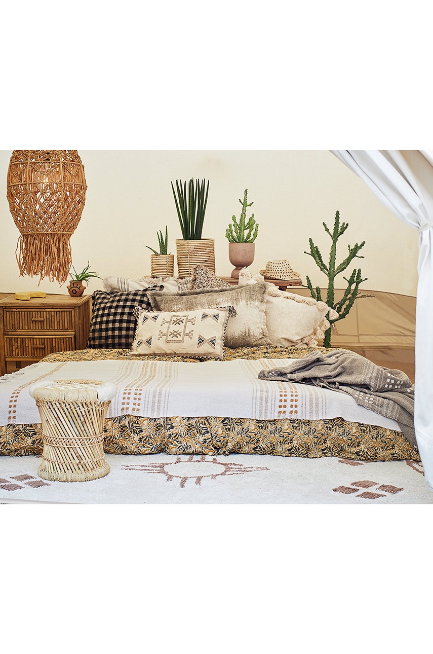 Povlak na polštář Madam Stoltz (obrázek 7)