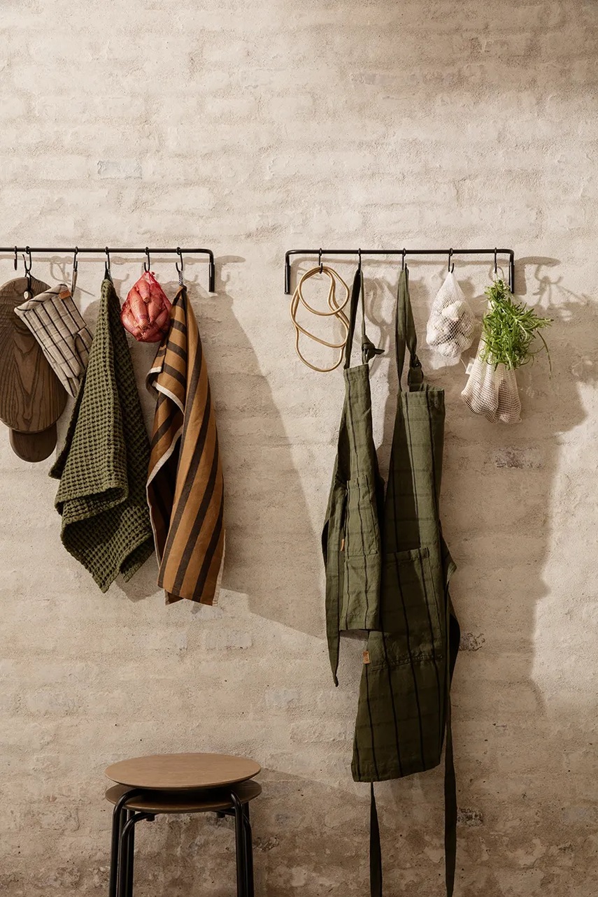 Κρεμάστρα τοίχου ferm LIVING Kitchen Rod 55 cm χρώμα: μαύρο φωτογραφία