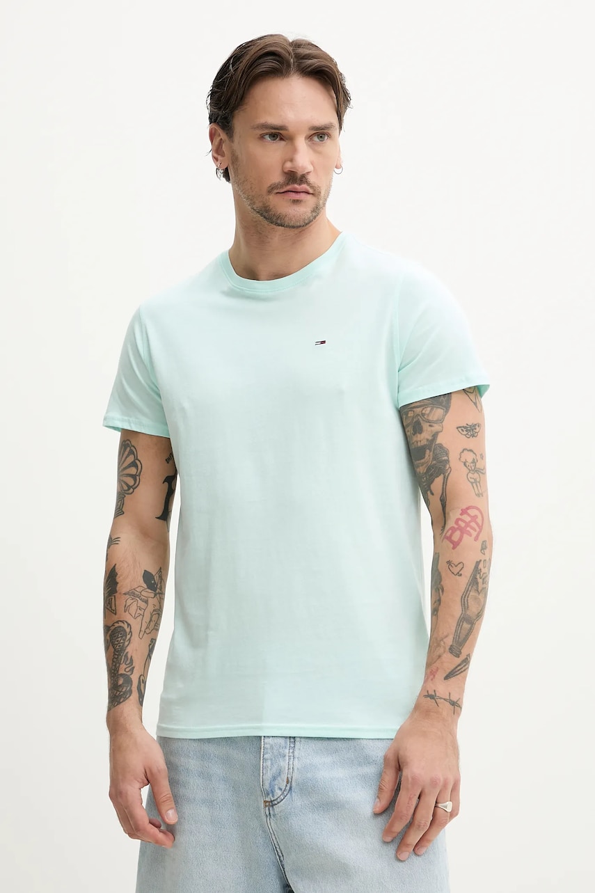 Tommy Jeans tricou din bumbac barbati, culoarea turcoaz, neted, DM0DM04411 Tommy Jeans tricou din bumbac barbati, culoarea turcoaz, neted, DM0DM04411