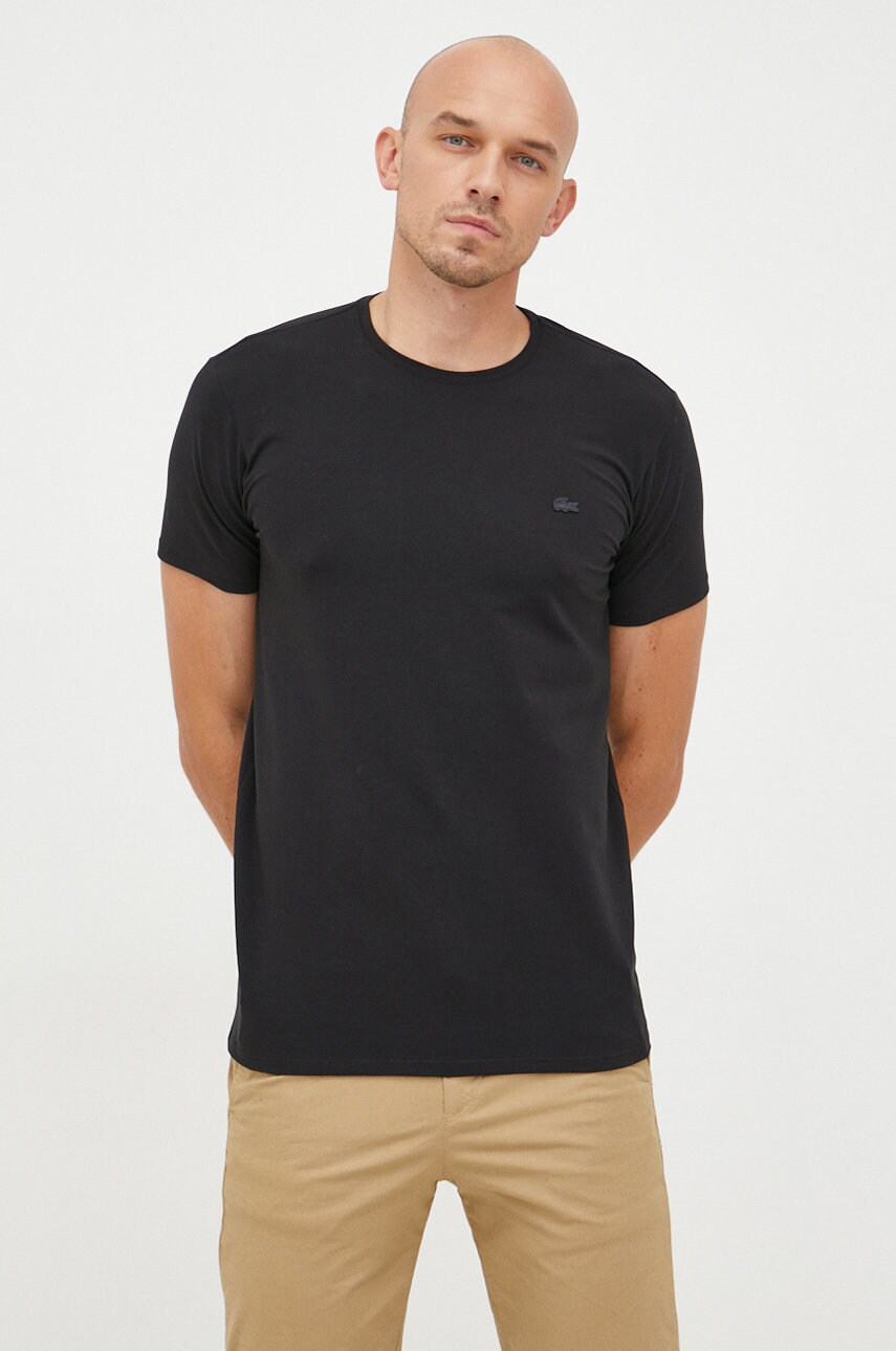 

Lacoste в черно с изчистен дизайн, Черен