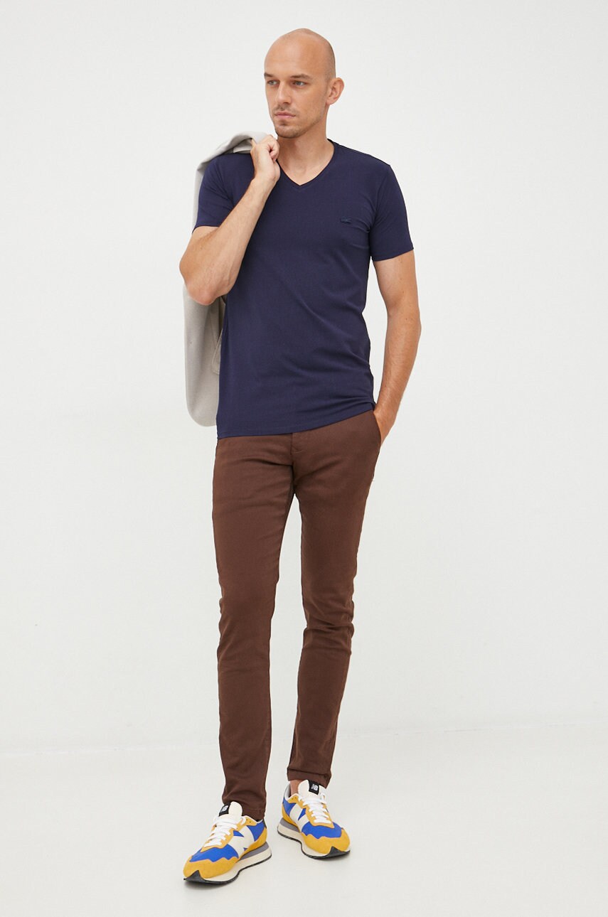 Lacoste culoarea albastru marin, neted
