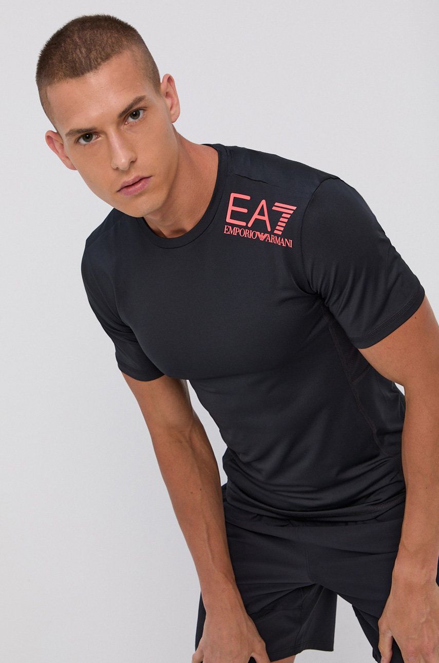 EA7 Emporio Armani Tricou bărbați, culoarea negru, material neted answear.ro imagine 2022 reducere