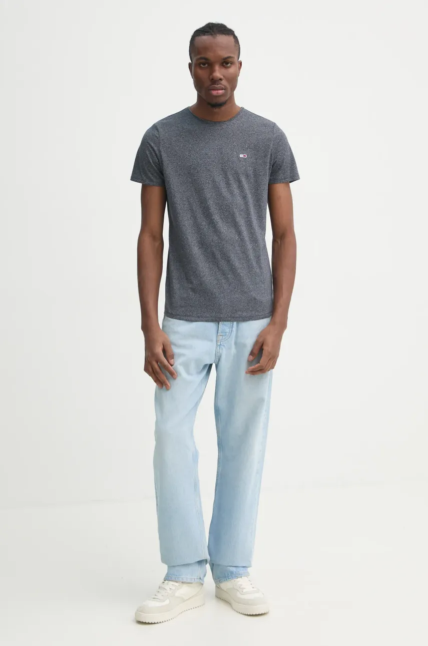 Футболка Tommy Jeans мужская однотонная DM0DM09586 Футболка Tommy Jeans мужская однотонная DM0DM09586
