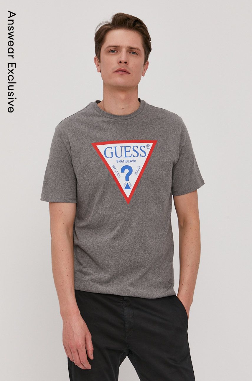 E-shop Tričko Guess pánské, šedá barva, s potiskem