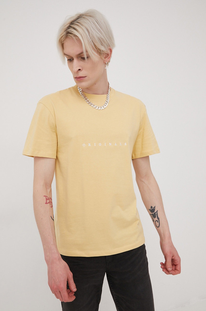 

Хлопковая футболка Jack & Jones цвет бежевый с аппликацией