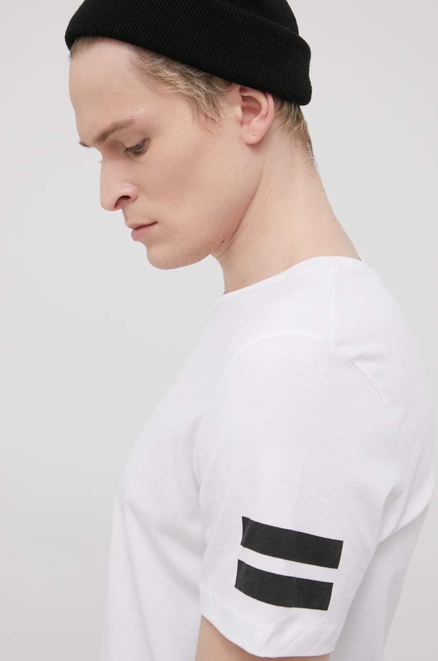 

Памучна тениска Jack & Jones в бяло с принт, Бял