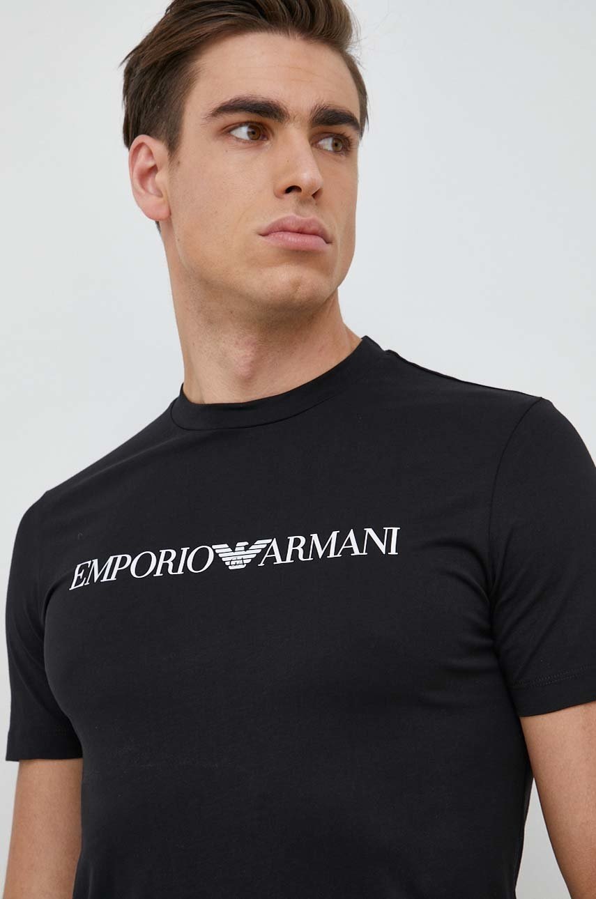 

Хлопковая футболка Emporio Armani цвет чёрный с принтом