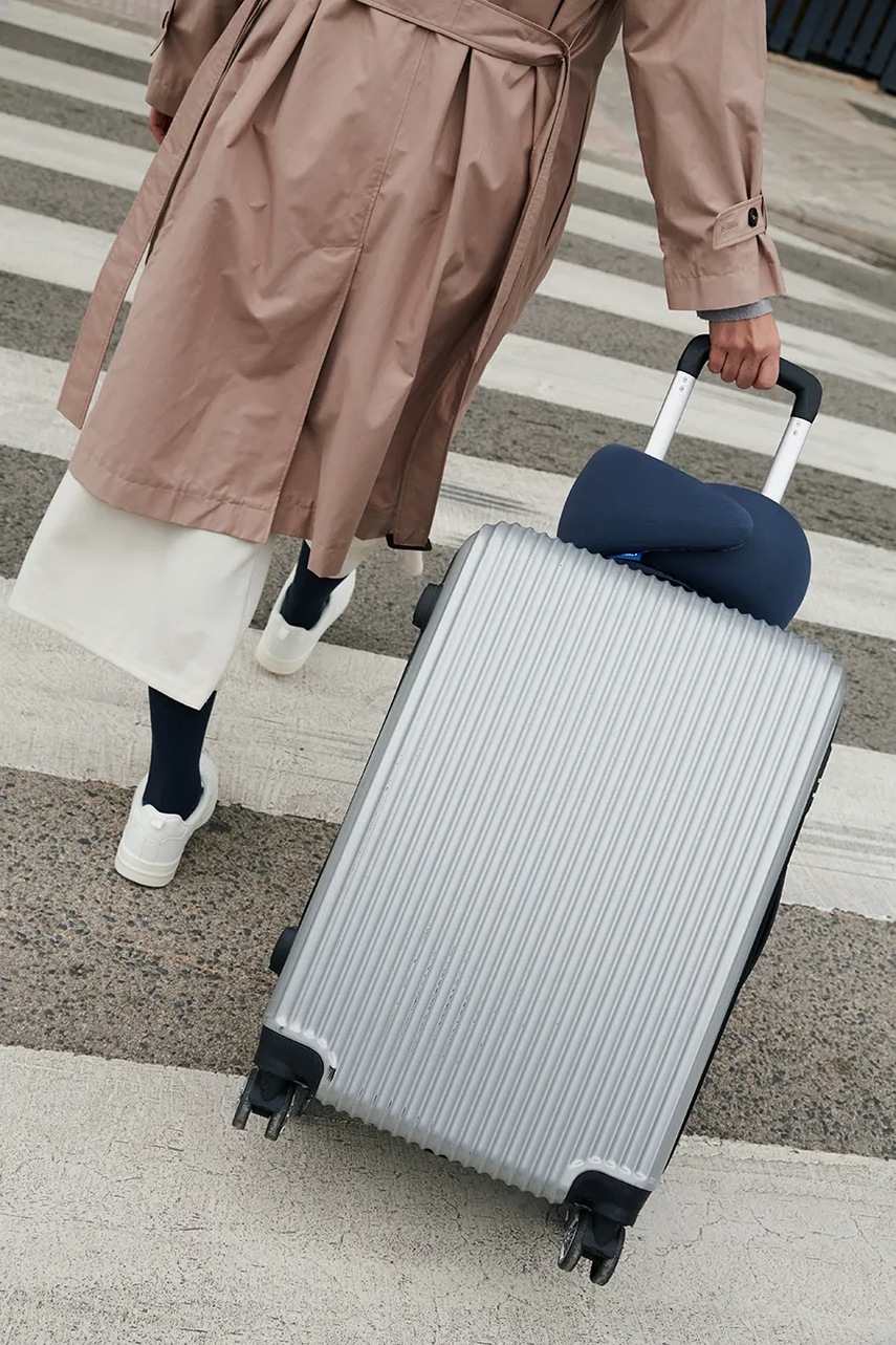 Μαξιλάρι κάτω από το λαιμό Ostrichpillow Go Night Walk φωτογραφία