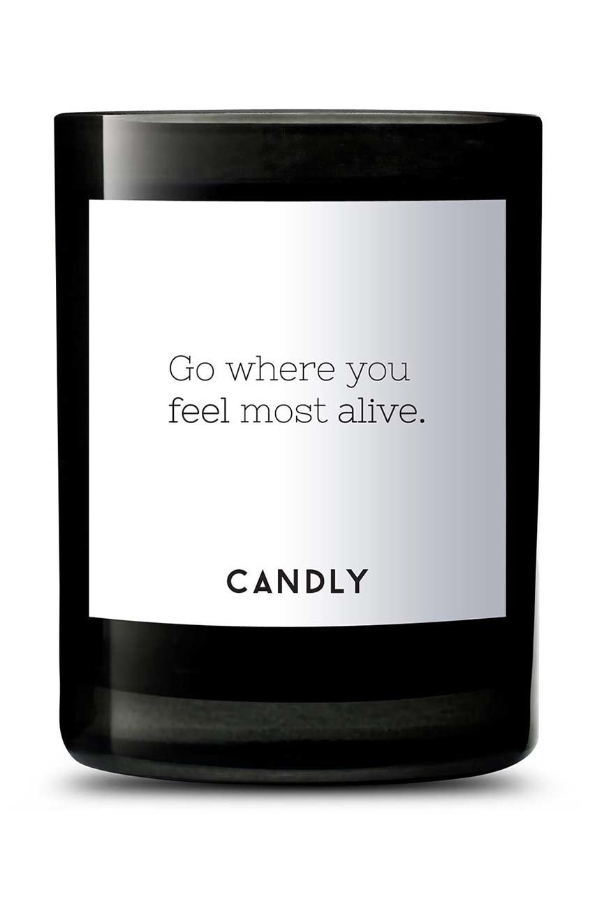 Candly Vonná sójová svíčka Go where you feel most alive. 250 g