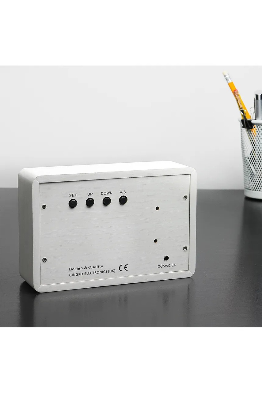 Led ρολόι Gingko Design Brick White Click Clock φωτογραφία