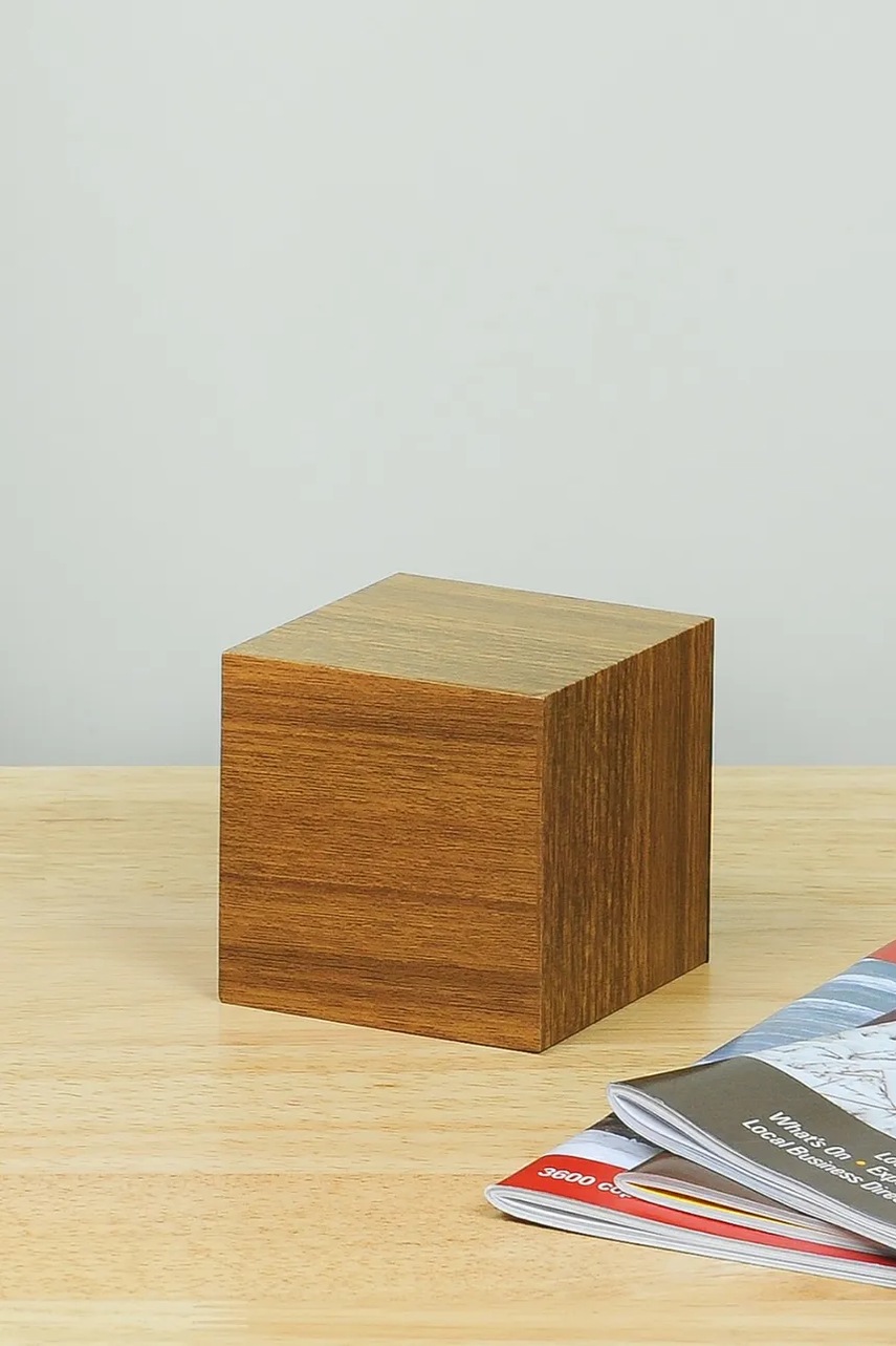 Επιτραπέζιο ρολόι Gingko Design Cube Click Clock χρώμα: καφέ φωτογραφία