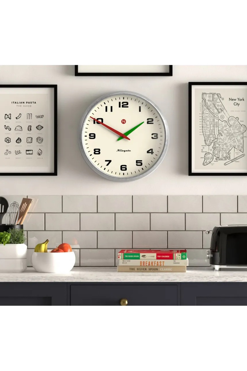 Ρολόι τοίχου Newgate Superstore φωτογραφία