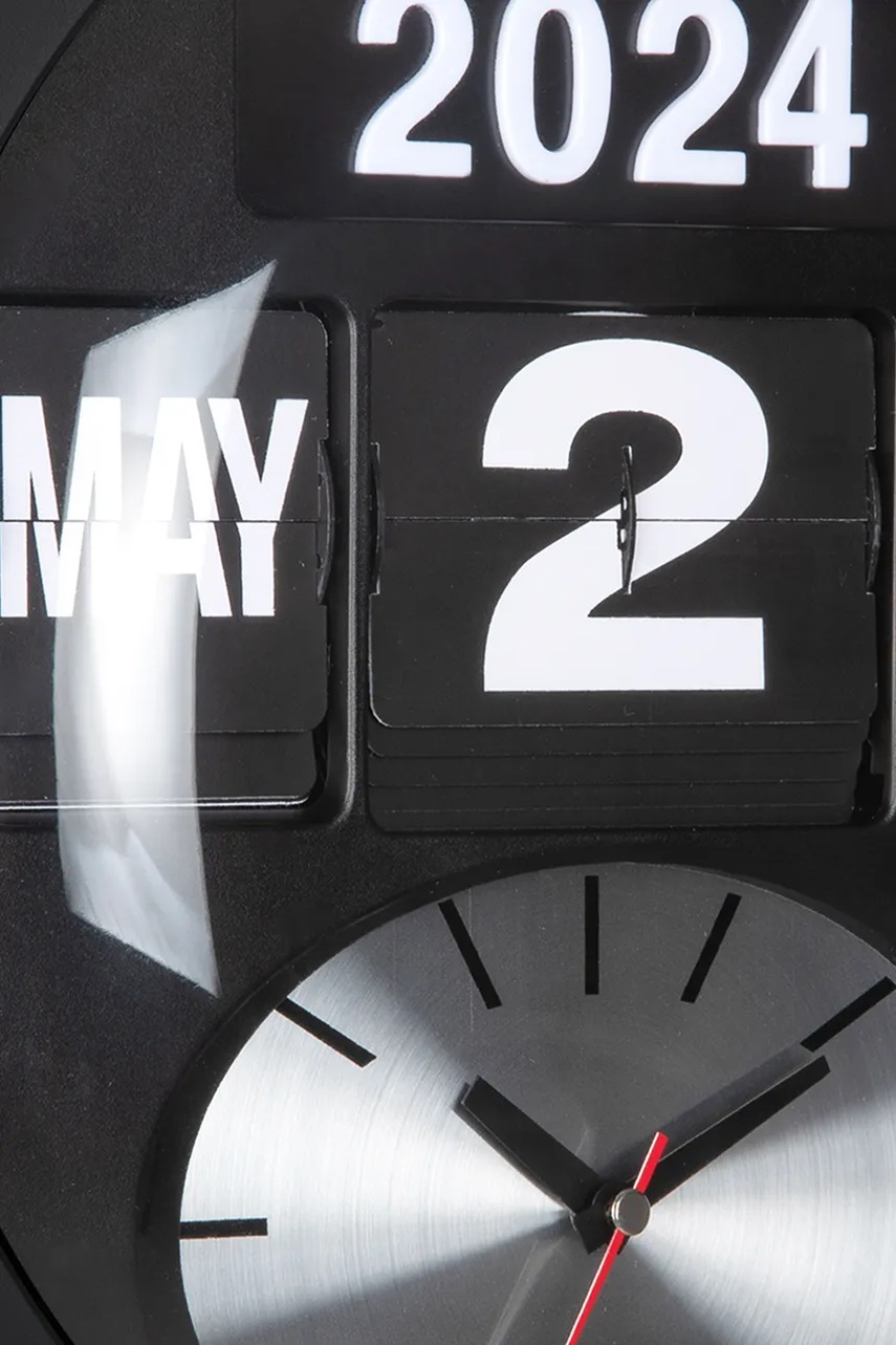 Nástěnné hodiny Karlsson Round Flip 32,5 cm (obrázek 3)