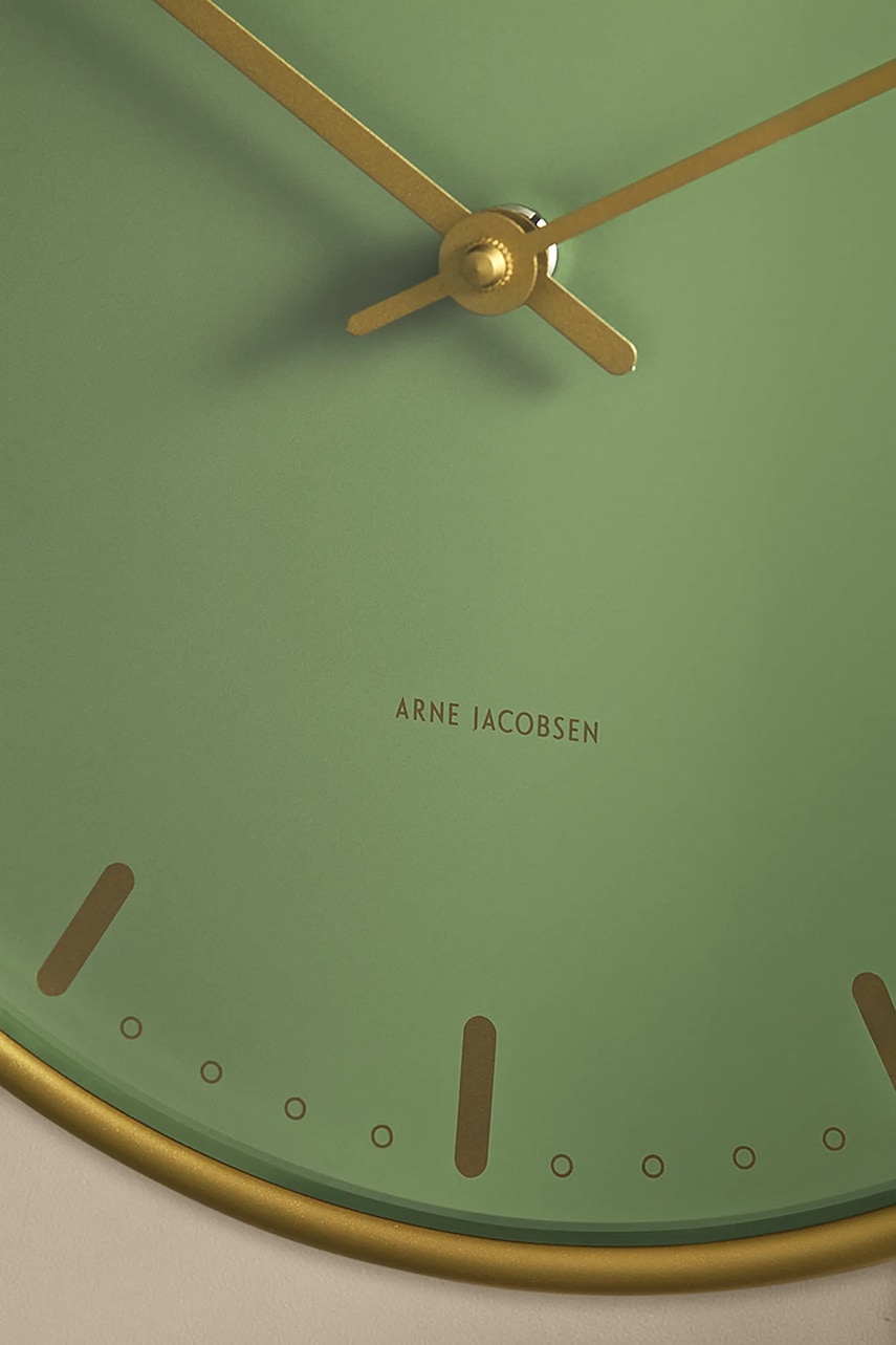 Arne Jacobsen Clocks nástenné hodiny z kovu 29 cm