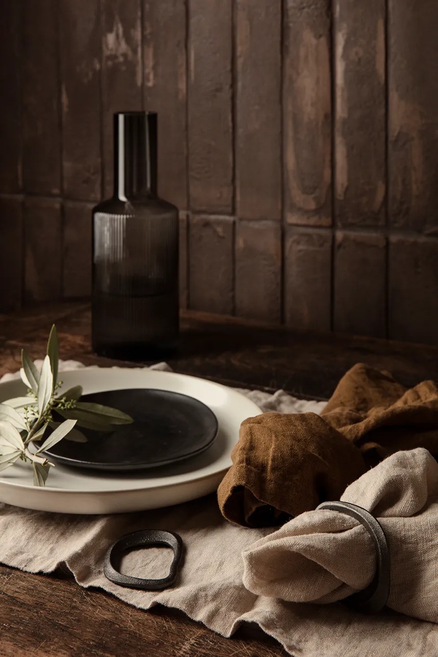 Δαχτυλίδι χαρτοπετσέτας ferm LIVING Flow 4-pack χρώμα: μαύρο φωτογραφία