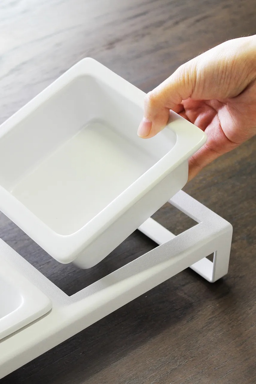 Ένα διπλό μπολ για κατοικίδιο Yamazaki Tower 300 ml φωτογραφία