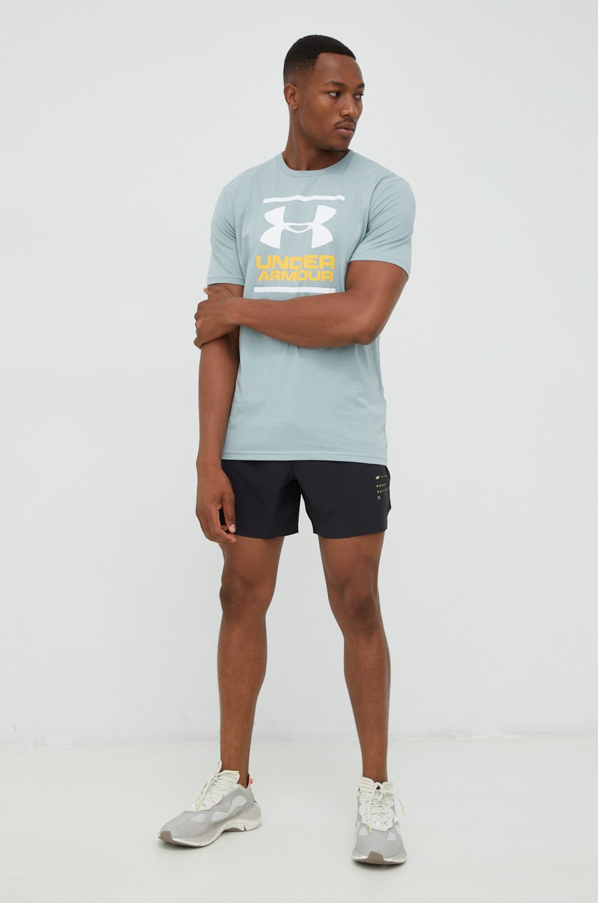

Функціональна футболка Under Armour колір зелений з принтом