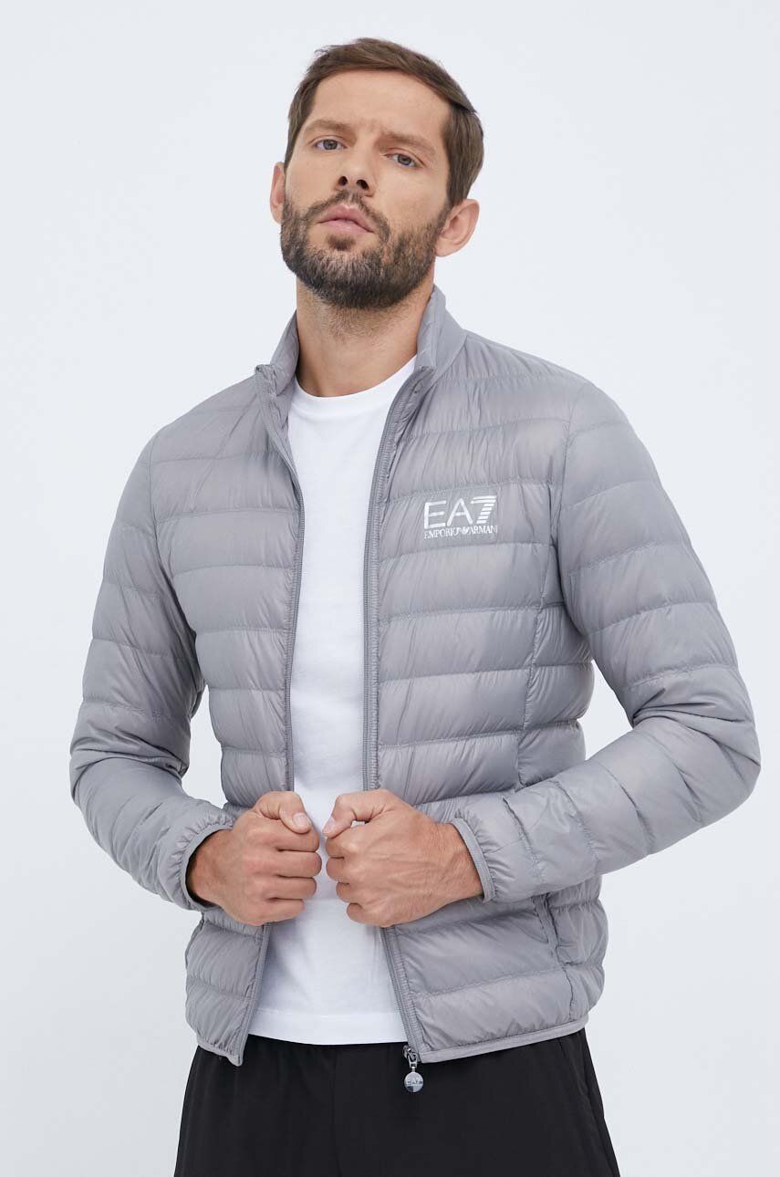 Péřová bunda EA7 Emporio Armani pánská, šedá barva, přechodná - šedá - Hlavní materiál: 100 % Polyam