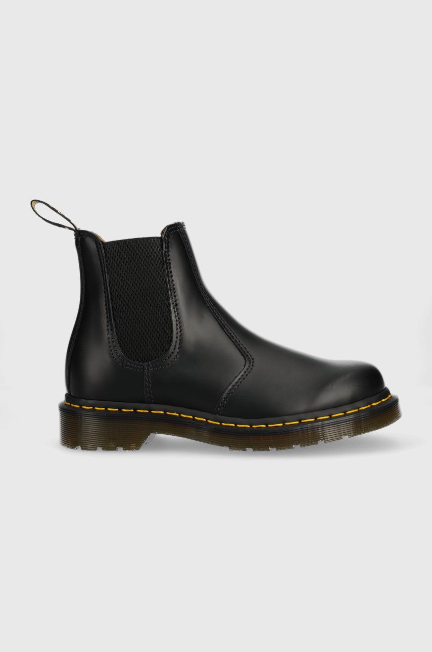 Levně Kožené kotníkové boty Dr. Martens dámské, černá barva, na plochém podpatku, 22227001-black