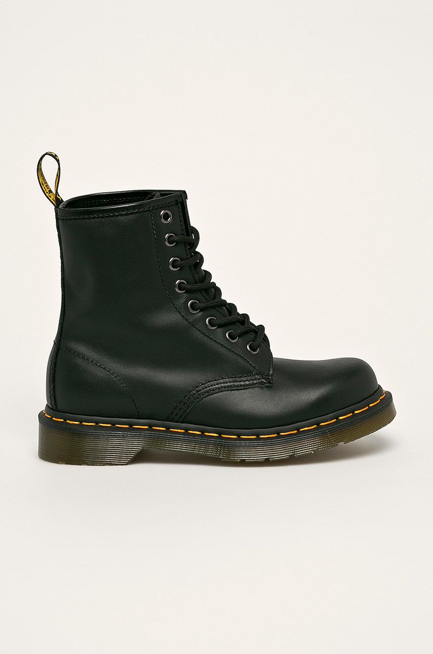 Levně Kožené workery Dr. Martens 1460 Nappa černá barva, na plochém podpatku, 11822002