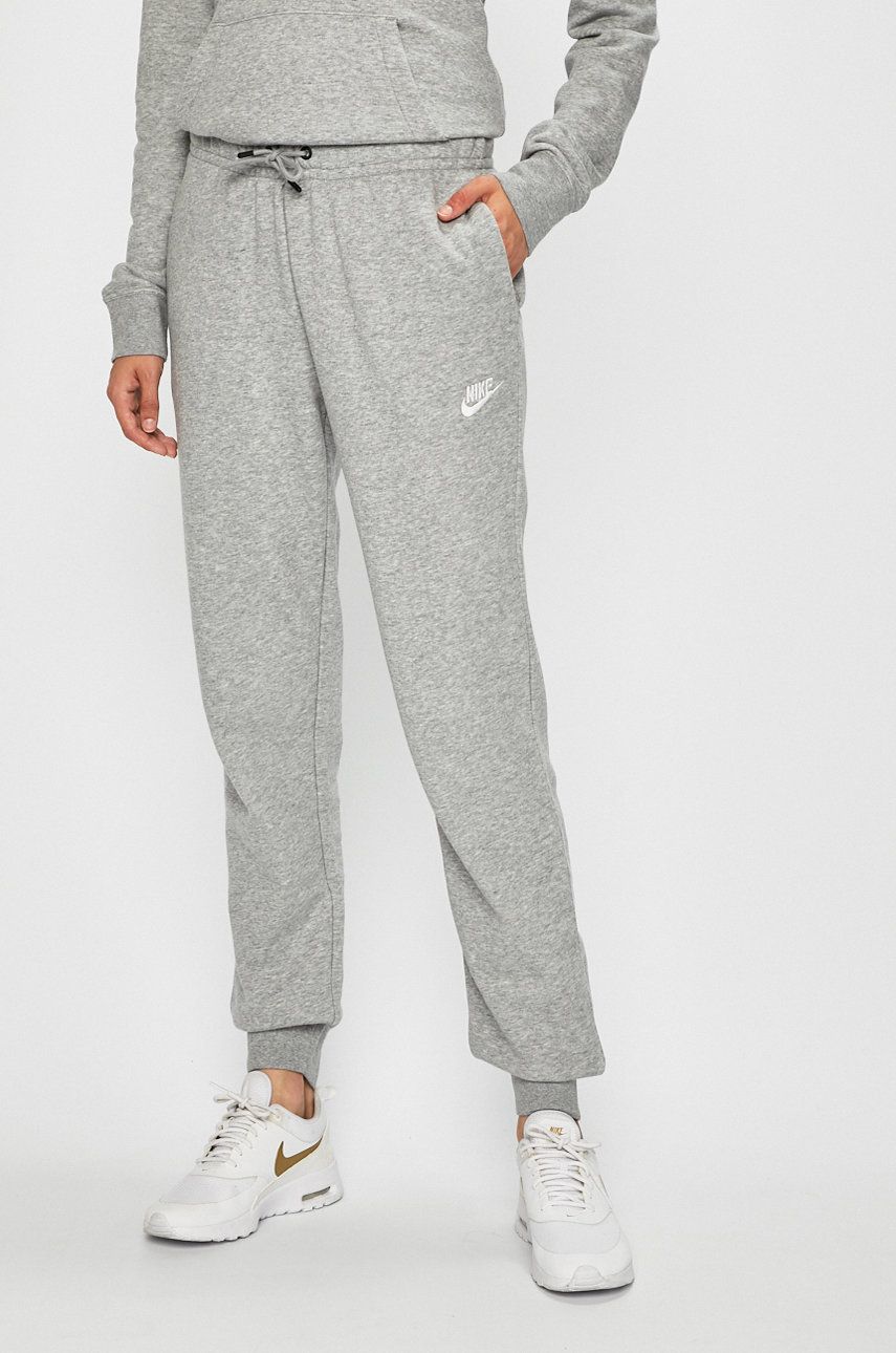 Nike Sportswear – Pantaloni answear.ro imagine megaplaza.ro