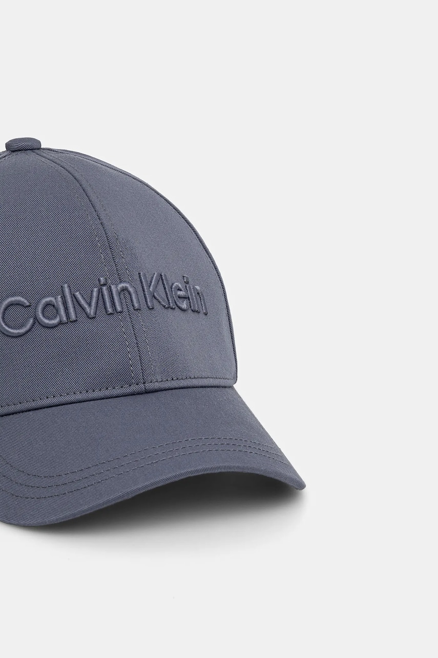 Хлопковая кепка Calvin Klein цвет белый с аппликацией K50K505737 Хлопковая кепка Calvin Klein цвет белый с аппликацией K50K505737